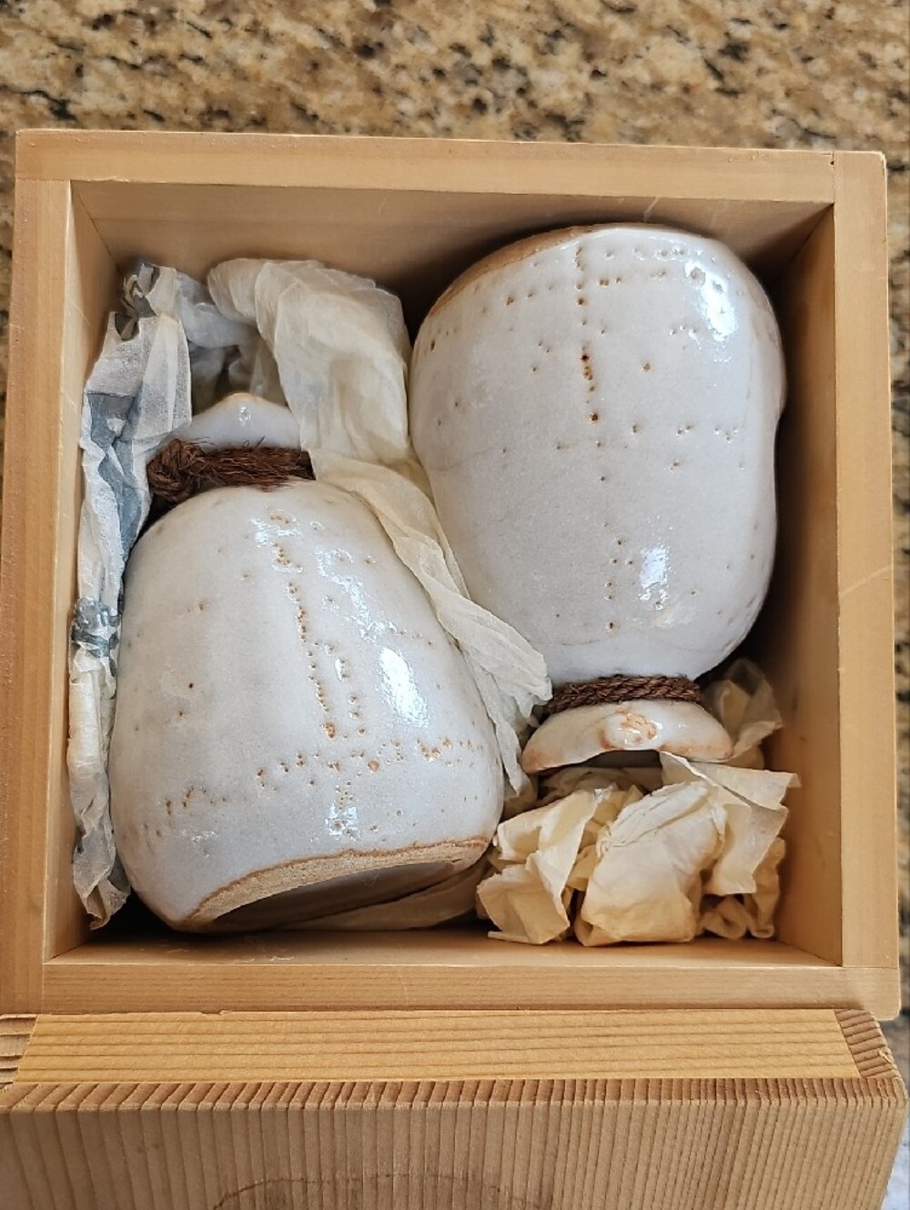 Vintage Japanese Shigaraki Ware Bag-Shaped Sake Bottles Pair Wood Box not used - Picture 3 of 13